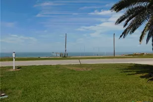 268 S Ocean Dr, Port Lavaca, TX 77979 - Photo 3