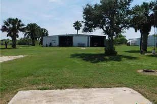 268 S Ocean Dr, Port Lavaca, TX 77979 - Photo 39