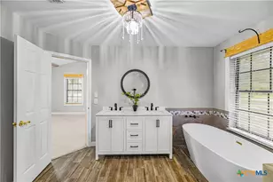 296 Cinco Oaks, Victoria, TX 77905 - Photo 11