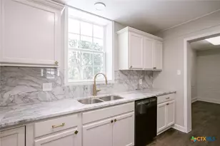 2807 Bluebonnet St, Victoria, TX 77901 - Photo 9