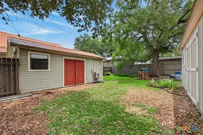 217 N Walnut Avenue, Luling, TX 78648 - Photo 29