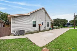 217 N Walnut Ave, Luling, TX 78648 - Photo 35