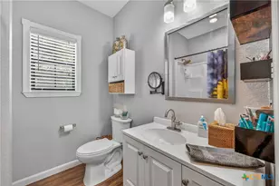 217 N Walnut Ave, Luling, TX 78648 - Photo 17