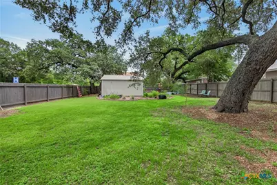 217 N Walnut Avenue, Luling, TX 78648 - Photo 33
