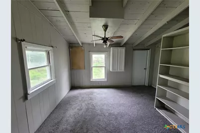 1108 S East Street, Edna, TX 77957 - Photo 9