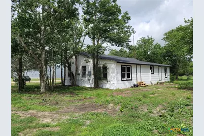 1108 S East Street, Edna, TX 77957 - Photo 17