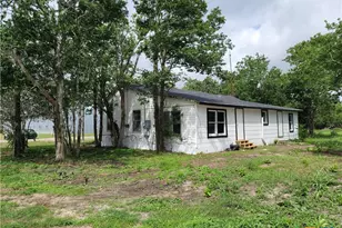 1108 S East St, Edna, TX 77957 - Photo 17