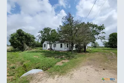 1108 S East Street, Edna, TX 77957 - Photo 3
