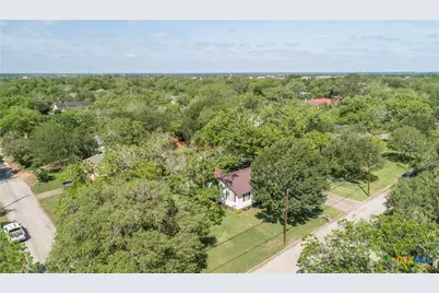 110 Walnut Street, Yoakum, TX 77995 - Photo 39