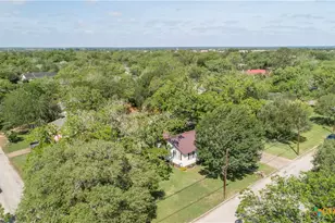110 Walnut St, Yoakum, TX 77995 - Photo 39