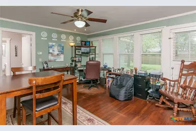 110 Walnut Street, Yoakum, TX 77995 - Photo 21
