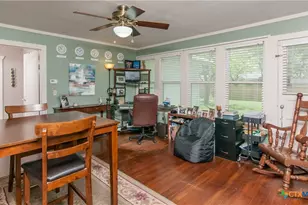 110 Walnut St, Yoakum, TX 77995 - Photo 21