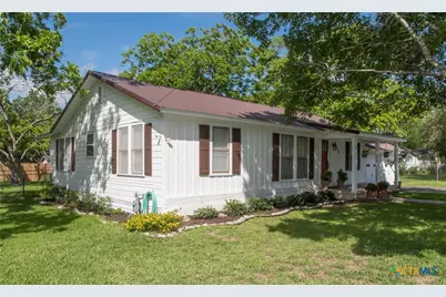110 Walnut Street, Yoakum, TX 77995 - Photo 9