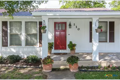 110 Walnut Street, Yoakum, TX 77995 - Photo 11