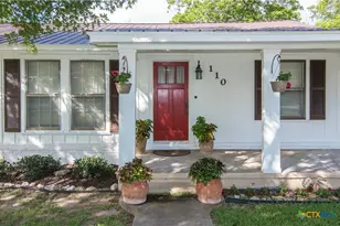 110 Walnut St, Yoakum, TX 77995 - Photo 11