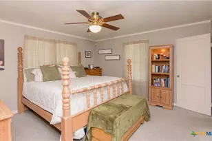 110 Walnut St, Yoakum, TX 77995 - Photo 17