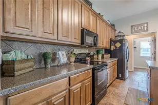 1021 Loma Verde Dr, New Braunfels, TX 78130 - Photo 11