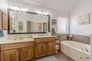 1021 Loma Verde Dr, New Braunfels, TX 78130 - Photo 21