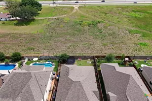 1925 Field Brook, Seguin, TX 78155 - Photo 33