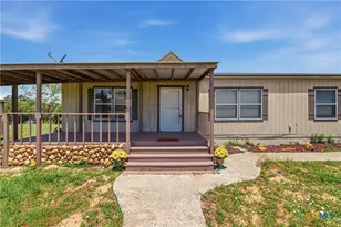 646 Old Colony Rd, Seguin, TX 78155 - Photo 1