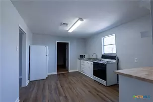 2304 Thrasher Ln, Austin, TX 78741 - Photo 11