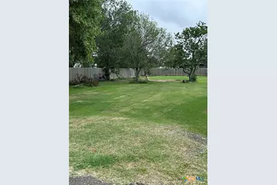 1201 W Broadway Avenue, Seadrift, TX 77983 - Photo 1