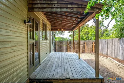 529 W Bridge Street, New Braunfels, TX 78130 - Photo 31