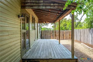 529 W Bridge St, New Braunfels, TX 78130 - Photo 31