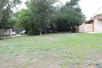 825 N Commerce Street, Lockhart, TX 78644 - Photo 3