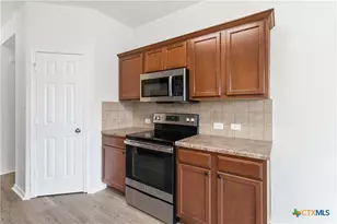 2423 Dimmitt Dr, New Braunfels, TX 78130 - Photo 11