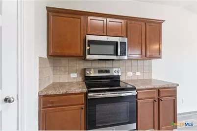2423 Dimmitt Drive, New Braunfels, TX 78130 - Photo 9