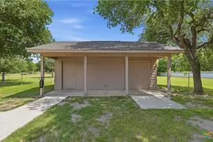225 Deer Slayer Dr, Seguin, TX 78155 - Photo 37