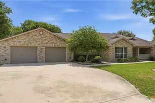 225 Deer Slayer Dr, Seguin, TX 78155 - Photo 3