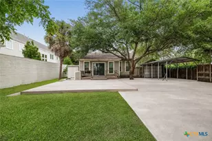 405 W Power Ave, Victoria, TX 77901 - Photo 17