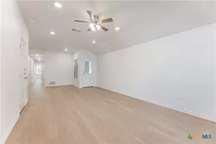 423 E Beeline Ln Ln, Harker Heights, TX 76548 - Photo 9