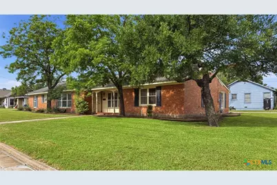 700 Park Street, Gatesville, TX 76528 - Photo 3