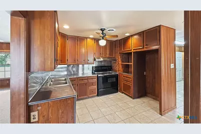 700 Park Street, Gatesville, TX 76528 - Photo 13