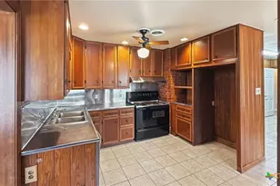 700 Park St, Gatesville, TX 76528 - Photo 13