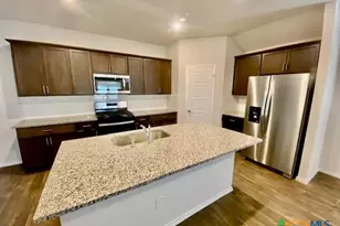 1733 James St, New Braunfels, TX 78130 - Photo 5