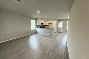 570 Blue Stem Rd, New Braunfels, TX 78130 - Photo 3