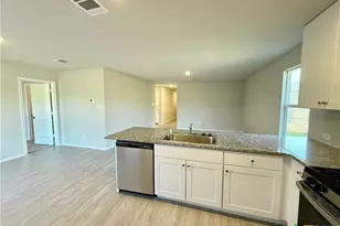 570 Blue Stem Rd, New Braunfels, TX 78130 - Photo 9