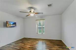 2415 Washington Dr, Belton, TX 76513 - Photo 21
