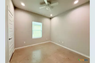 611 E Martindale Street #B, Seguin, TX 78155 - Photo 5