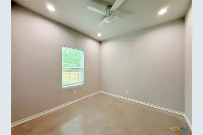 611 E Martindale Street #B, Seguin, TX 78155 - Photo 7