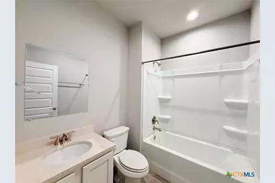 611 E Martindale Street #B, Seguin, TX 78155 - Photo 9
