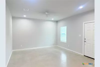 611 E Martindale Street #B, Seguin, TX 78155 - Photo 3