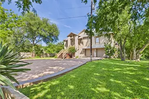 1238 Sleepy Hollow Ln, New Braunfels, TX 78130 - Photo 13