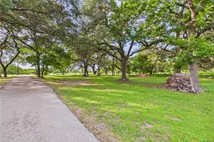 1238 Sleepy Hollow Ln, New Braunfels, TX 78130 - Photo 47