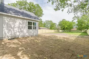 221 Roosevelt Dr, Seguin, TX 78155 - Photo 23