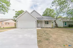 221 Roosevelt Dr, Seguin, TX 78155 - Photo 3